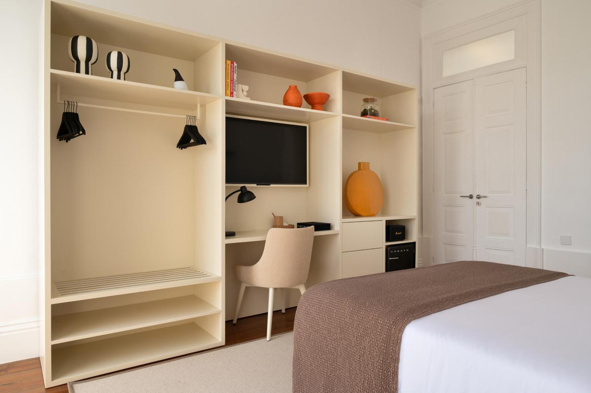 Deluxe Double or Triple Suite Street View