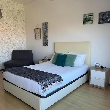 Oporto Trindade Residence-2